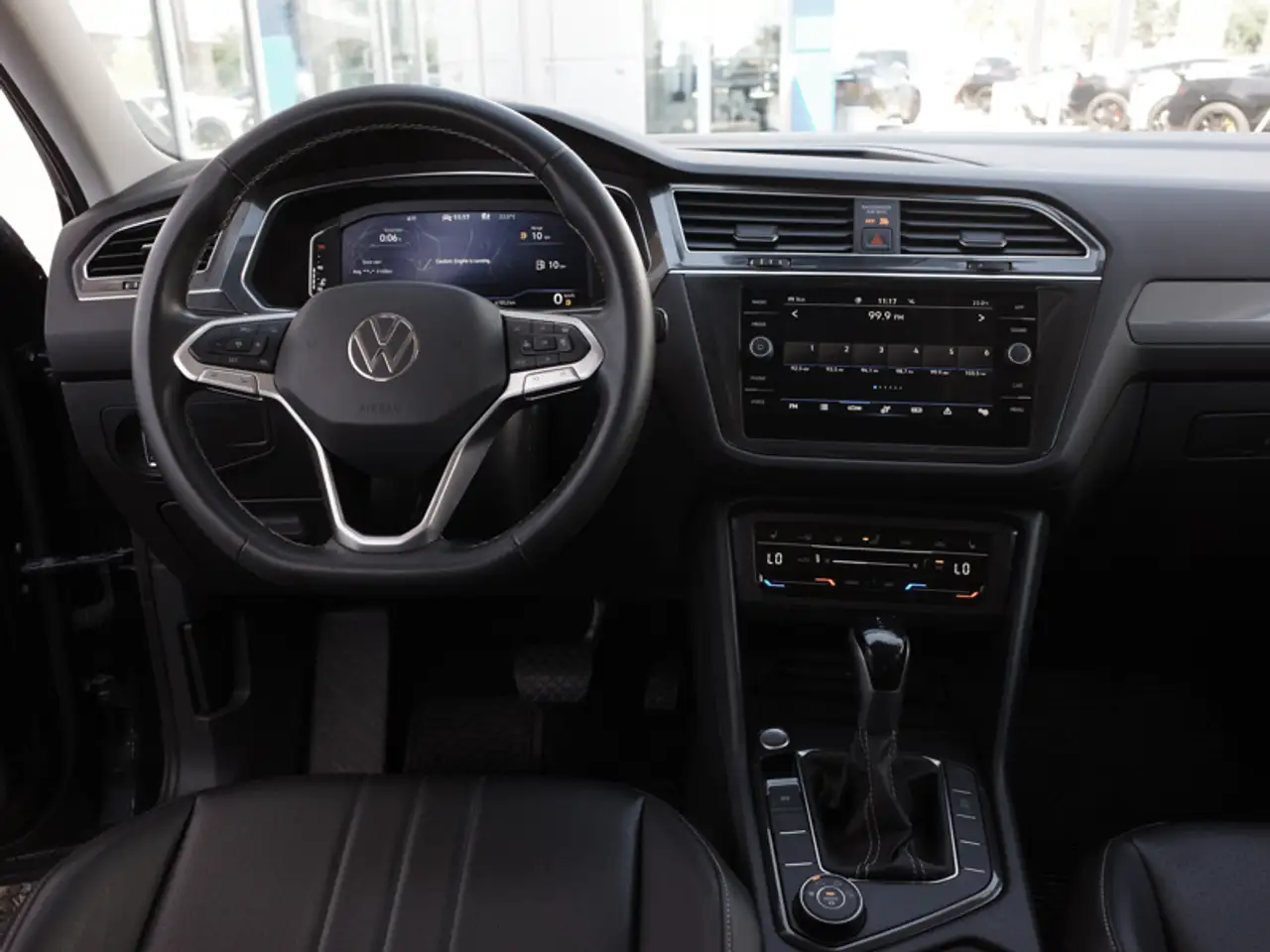 Volkswagen Tiguan снимка Volkswagen Tiguan