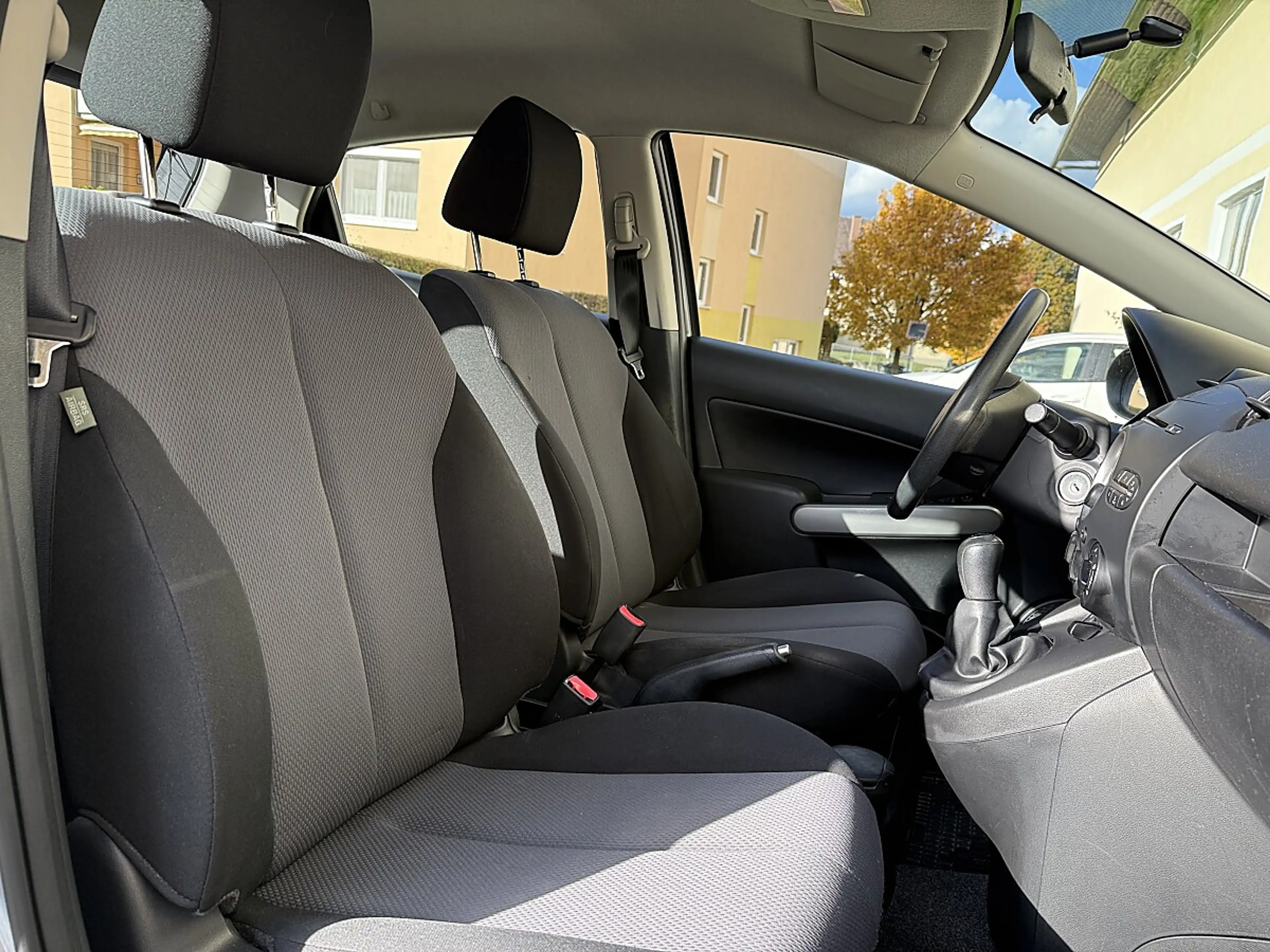 Mazda 2 Mazda2 2 1,3i CE Plus — photo 11