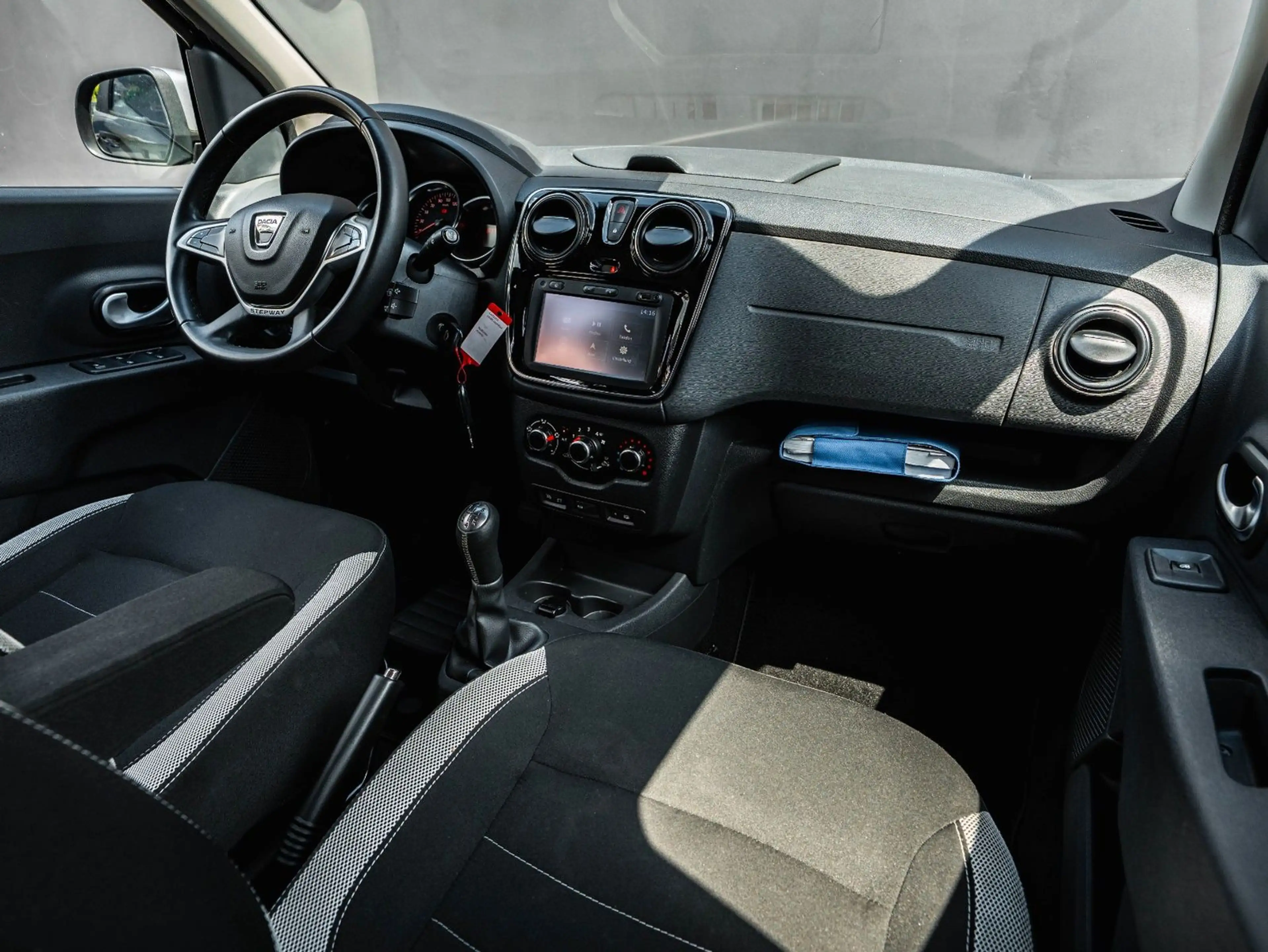 Dacia Lodgy Stepway 1 Hand 7 Sitzer Top — photo 12