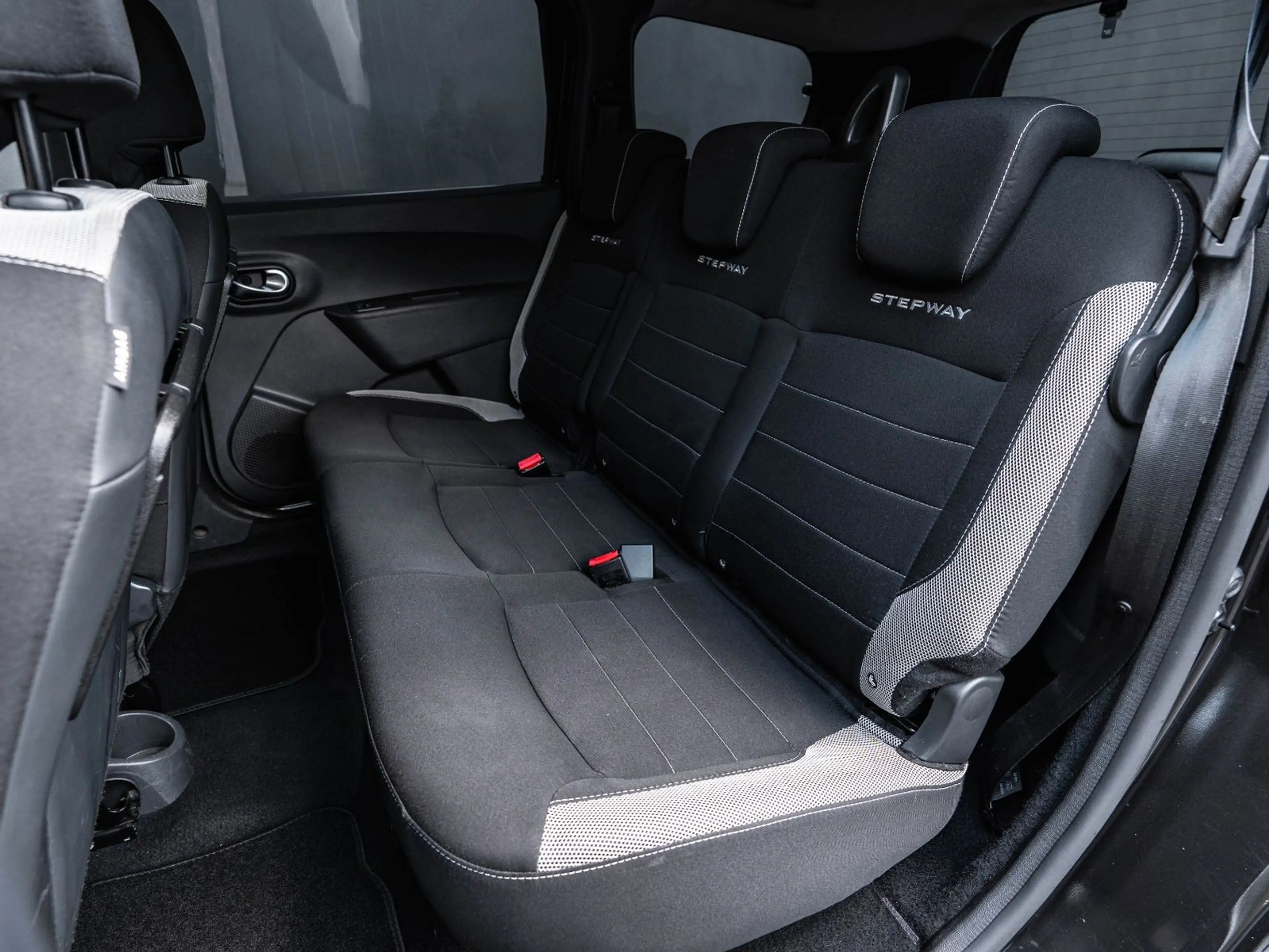 Dacia Lodgy Stepway 1 Hand 7 Sitzer Top — photo 14