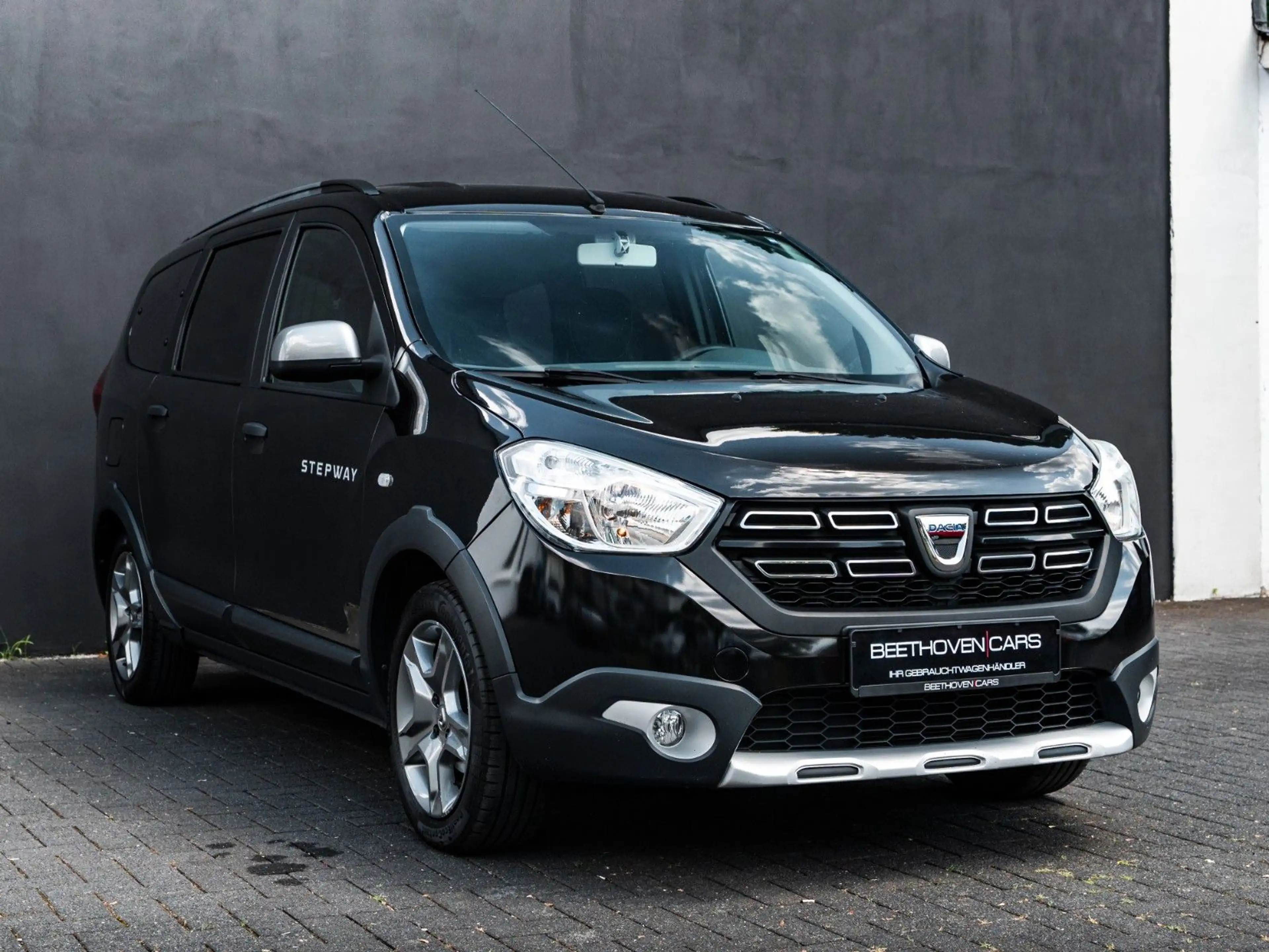 Dacia Lodgy Stepway 1 Hand 7 Sitzer Top — photo 3