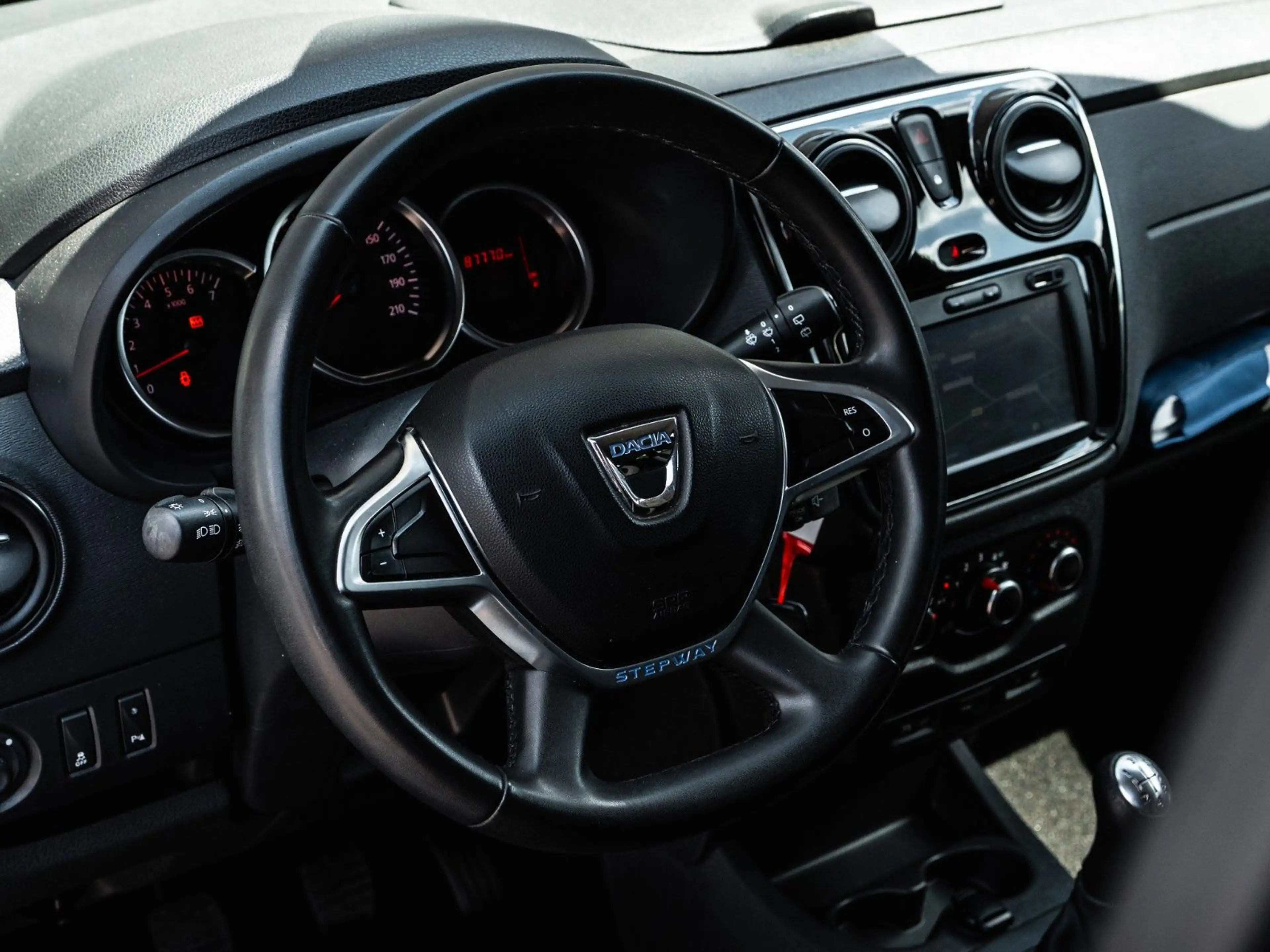 Dacia Lodgy Stepway 1 Hand 7 Sitzer Top — photo 9