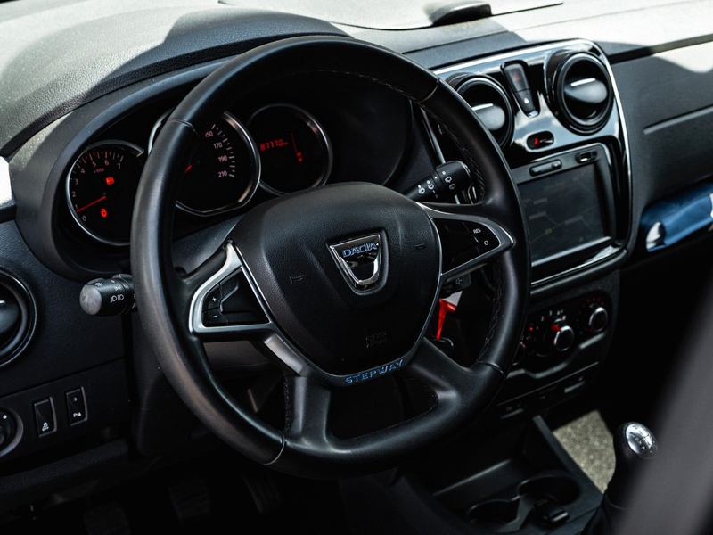 Dacia Lodgy Stepway 1 Hand 7 Sitzer Top — photo 9