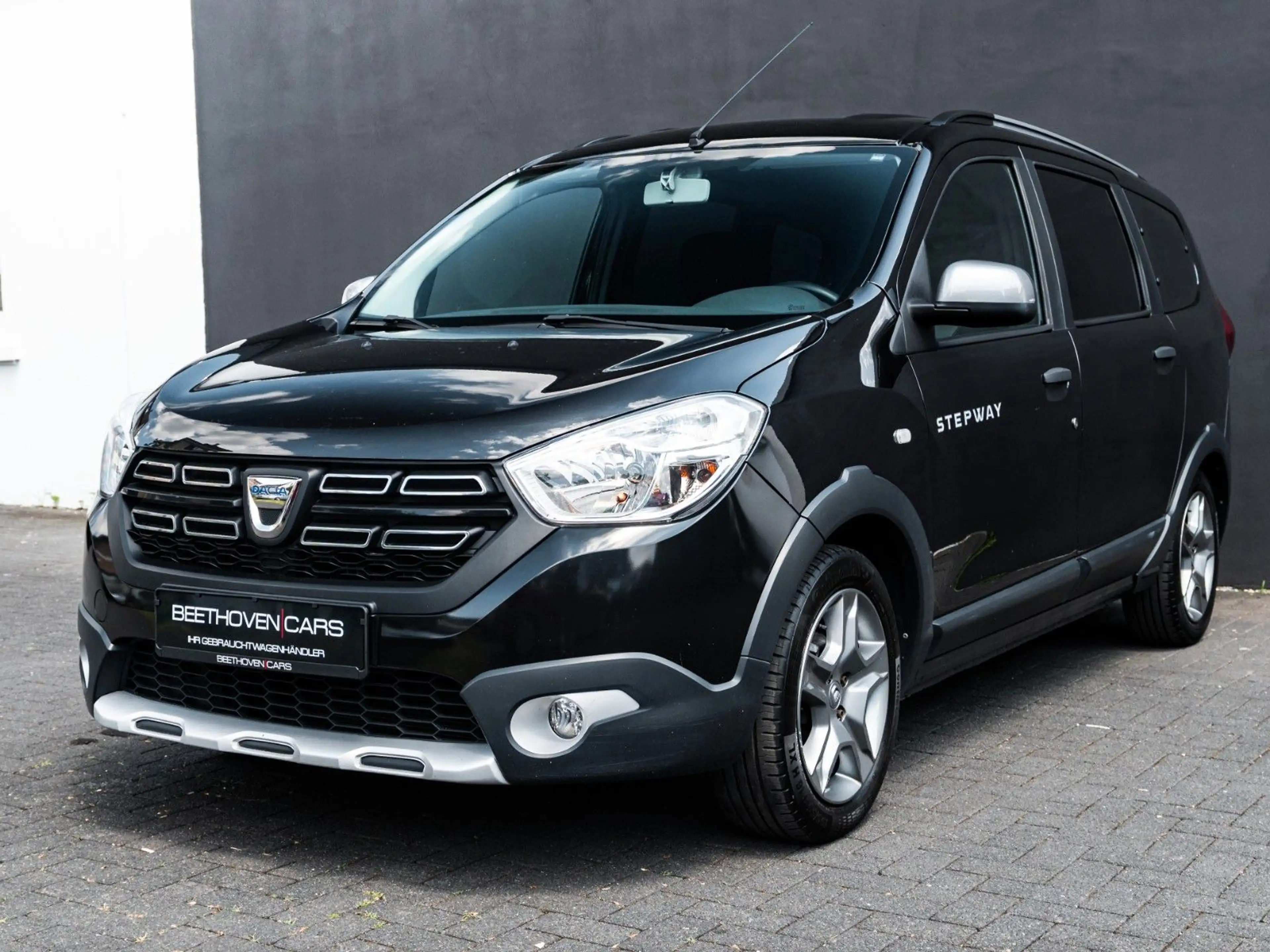 Dacia Lodgy Stepway 1 Hand 7 Sitzer Top