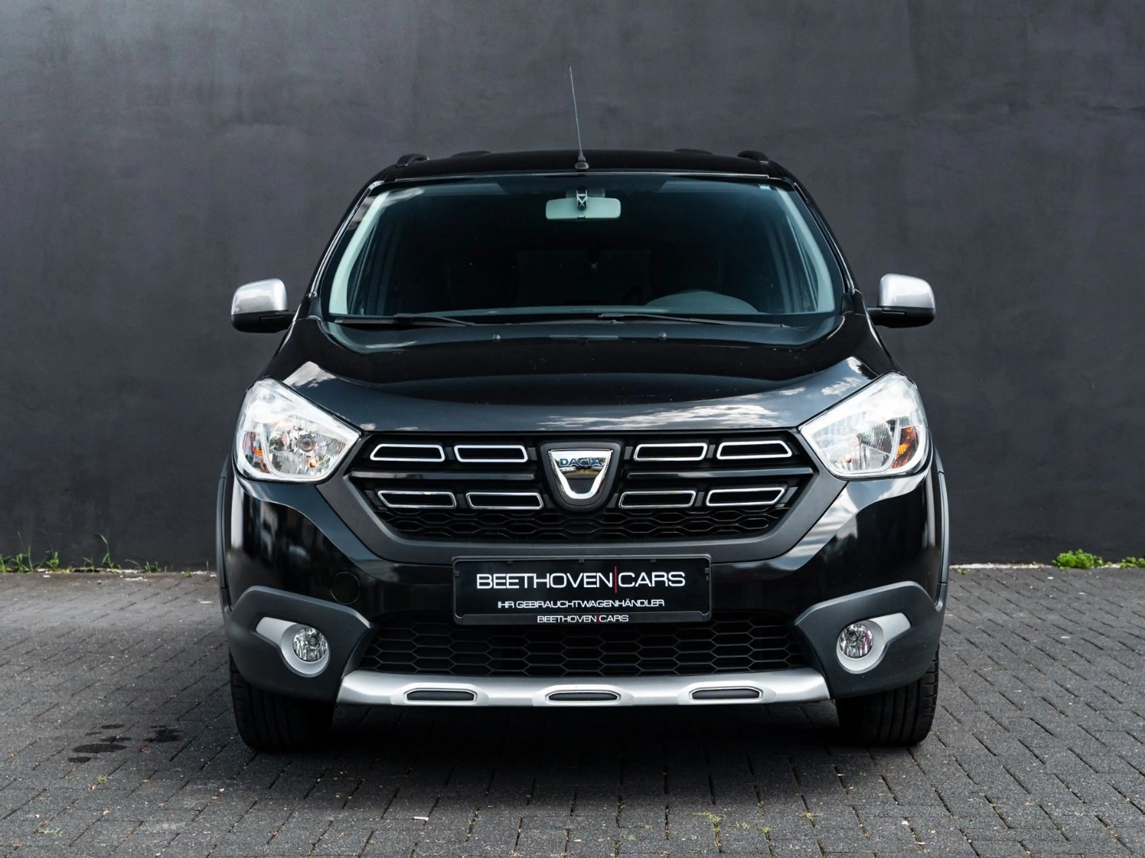 Dacia Lodgy Stepway 1 Hand 7 Sitzer Top — photo 2