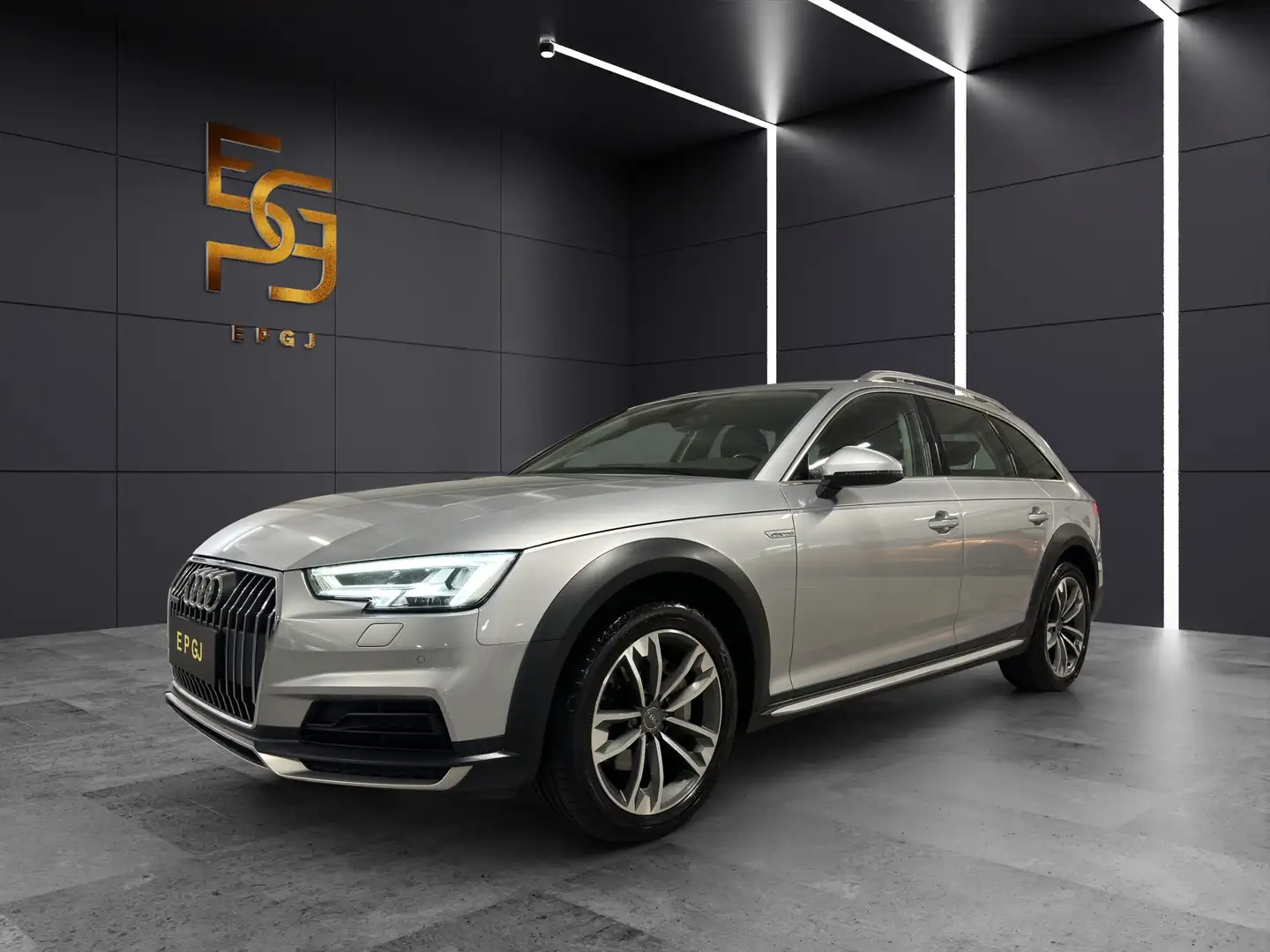 Audi A4 allroad 3.0 tdi Business 218cv s-tronic my16 Zilver - 1