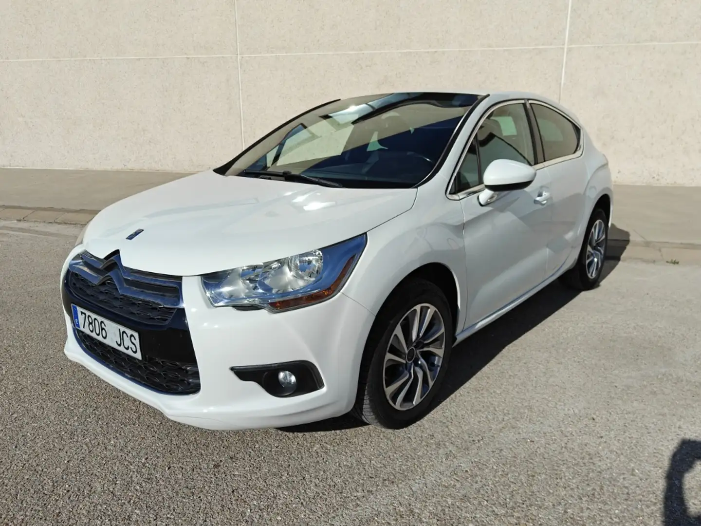 DS Automobiles DS 4 1.6HDi Design 90 Blanco - 1