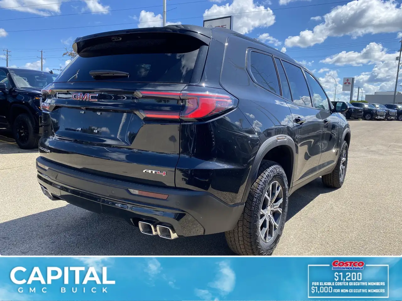 GMC Acadia снимка GMC Acadia