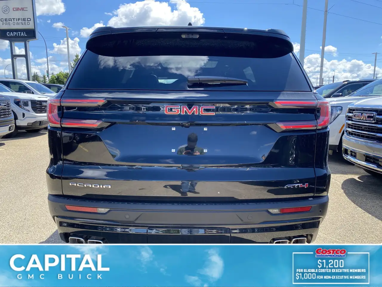 GMC Acadia снимка GMC Acadia