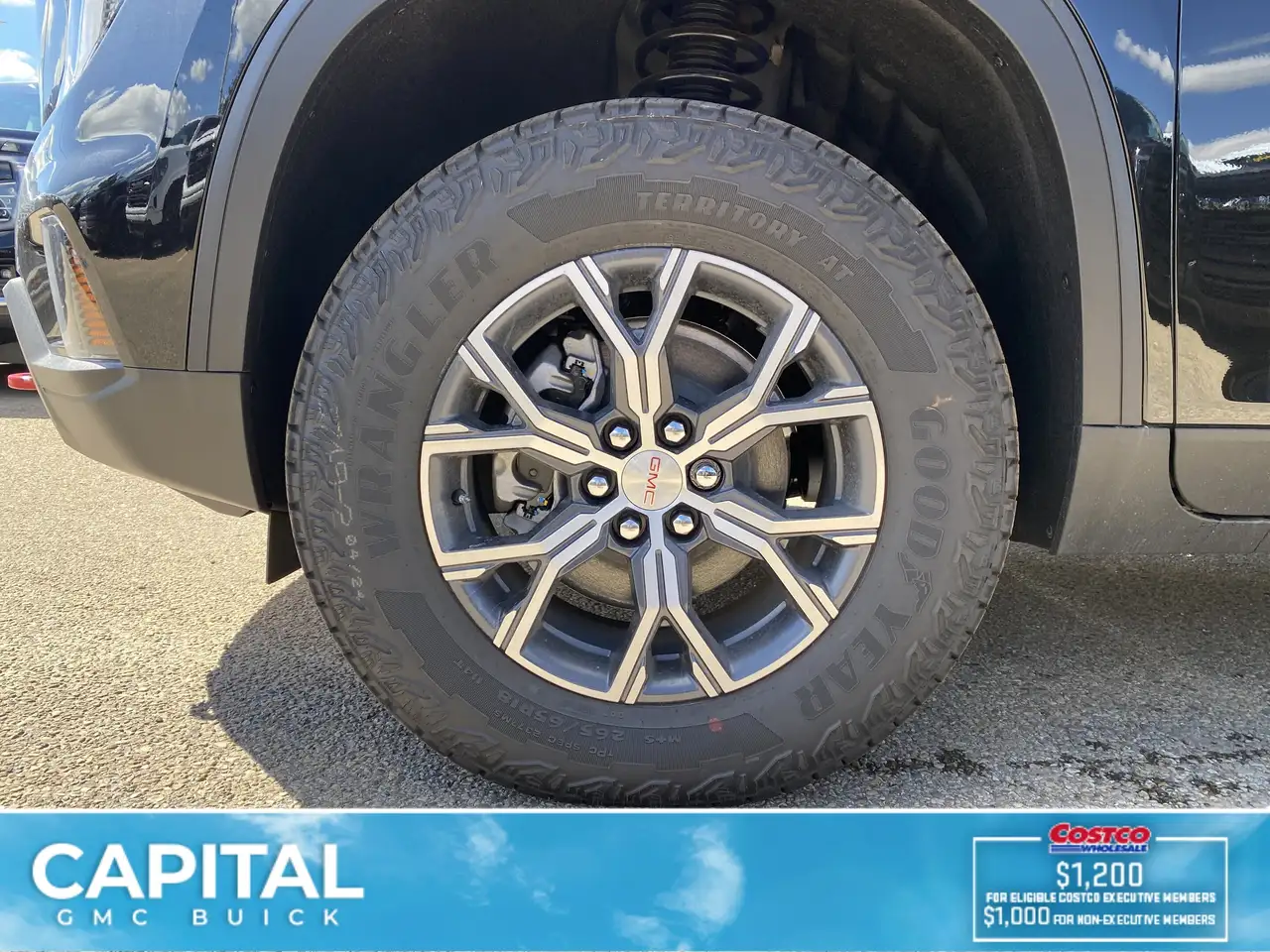 GMC Acadia снимка GMC Acadia