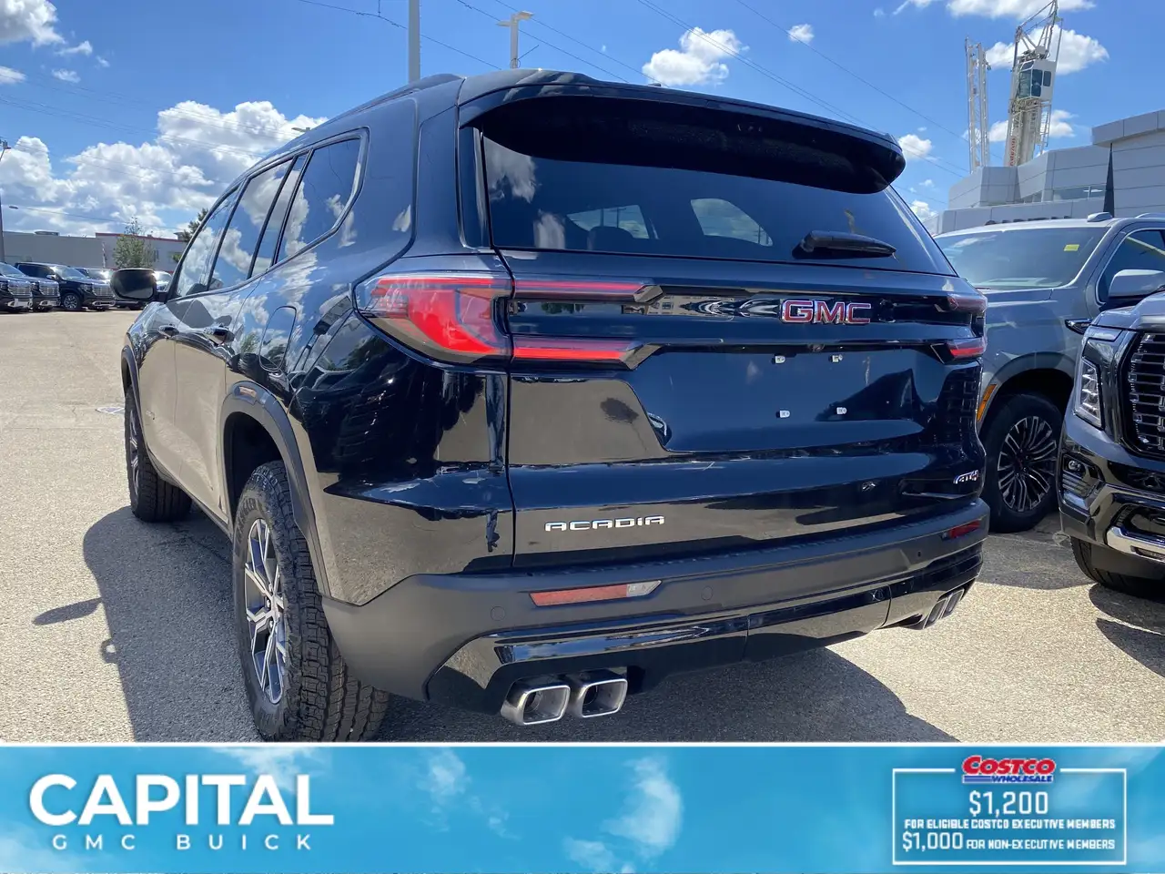 GMC Acadia снимка GMC Acadia