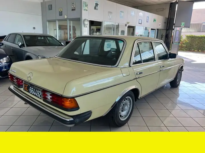 Mercedes-Benz 200