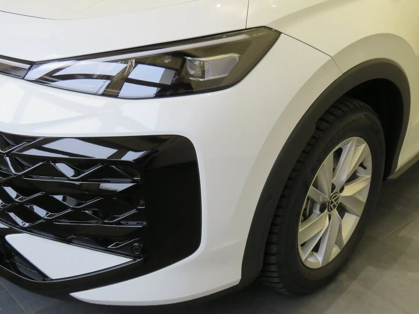 Volkswagen T-Roc R-Line eTSI DSG Weiß - 2