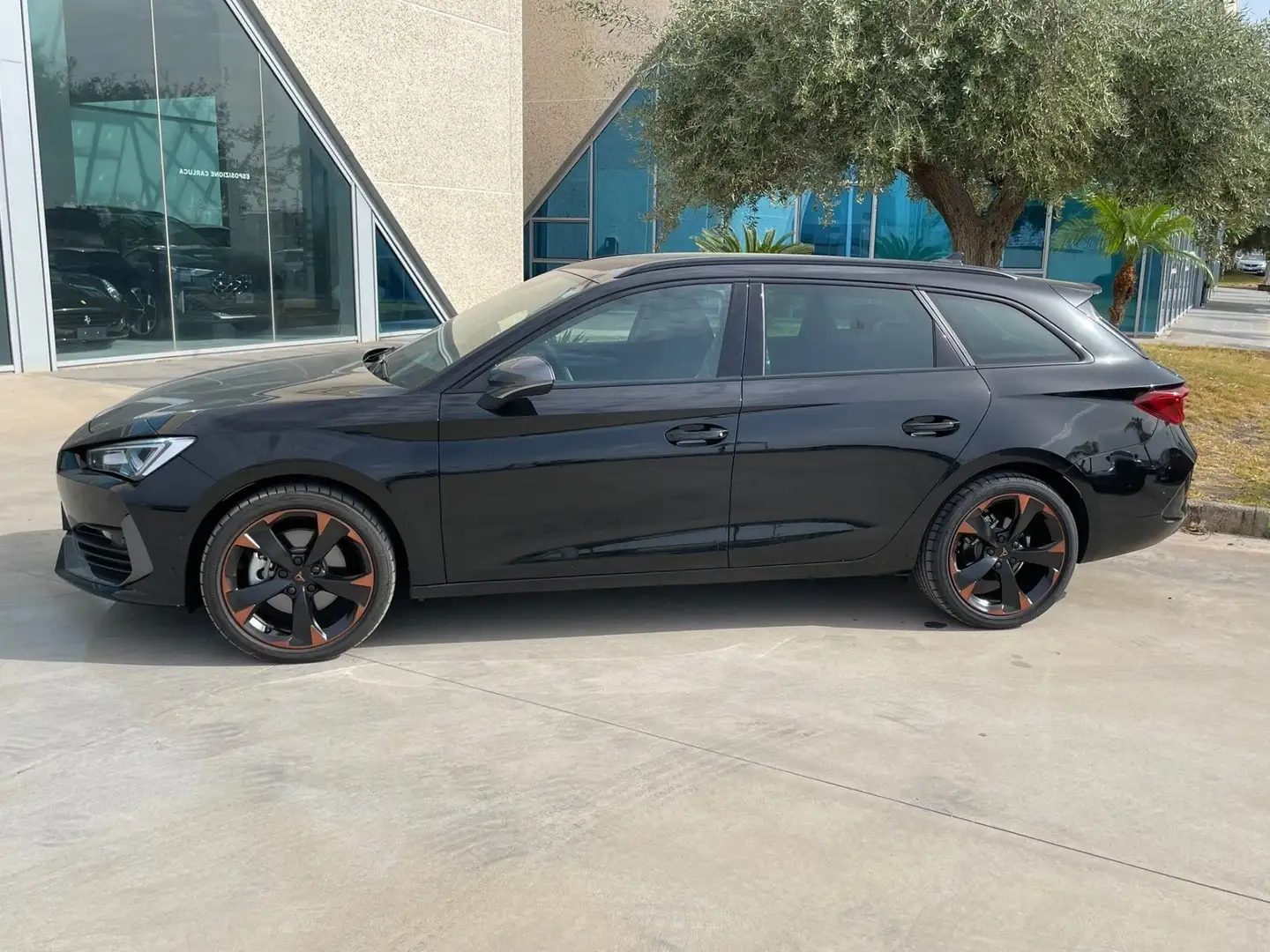CUPRA Leon 2.0 tdi dsg possibilità noleggio no scoring Nero - 2