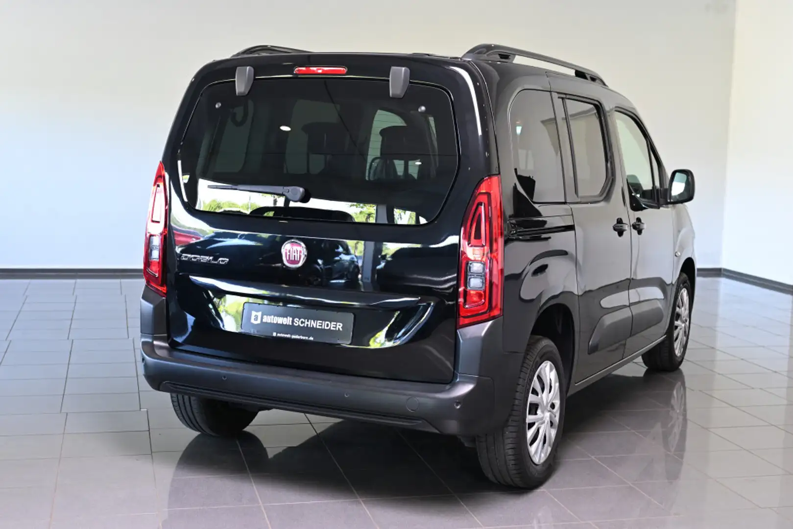 Fiat Doblo 1.5 BlueHDi AT8 Kombi Style Navi PDC Schwarz - 2