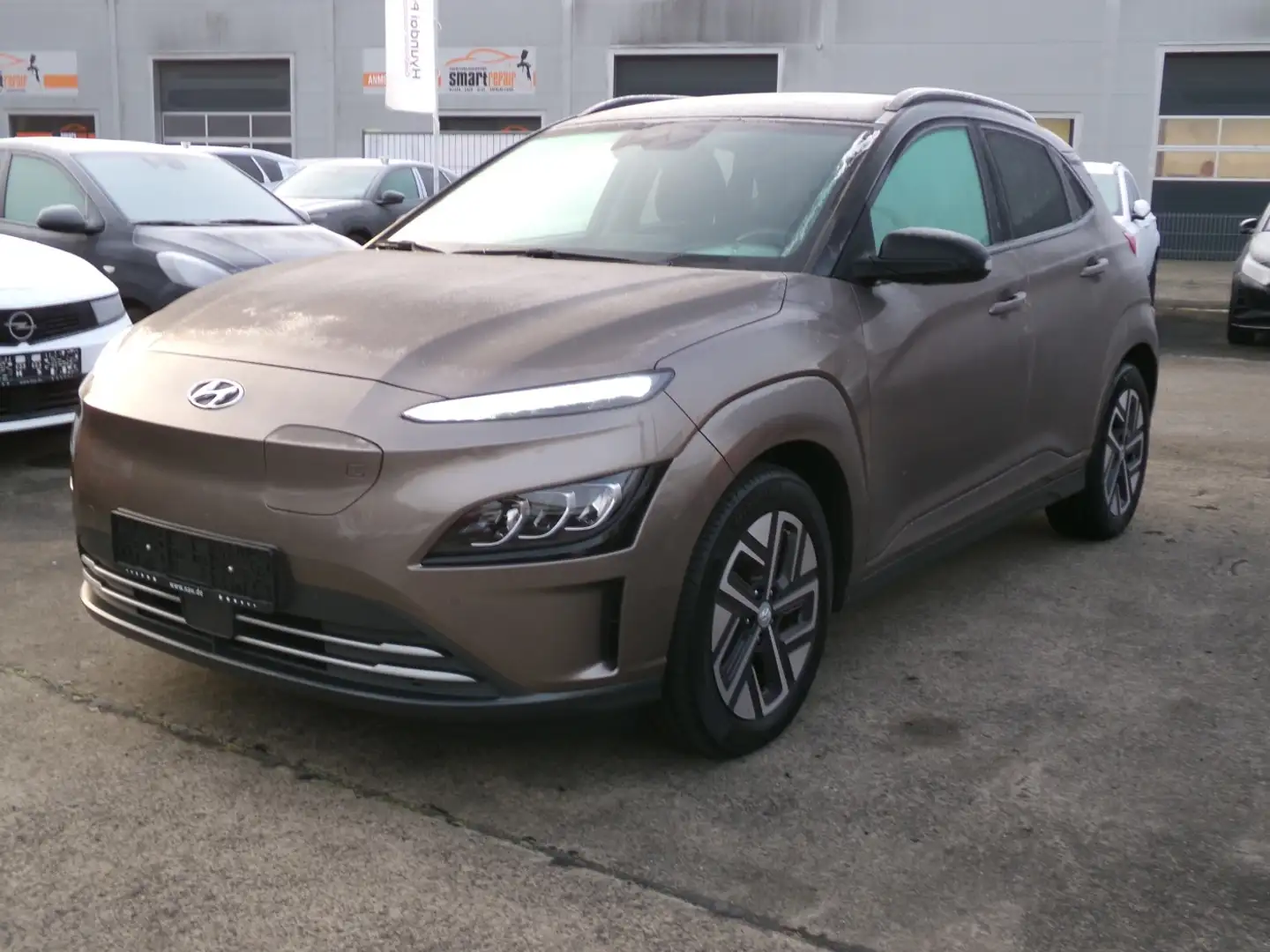 Hyundai KONA Trend Elektro 64 kWh ACC+LED+Navi+SHZ+Kam. Negro - 2