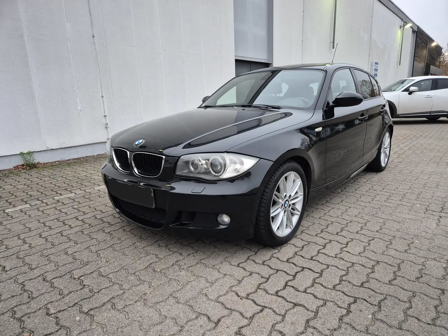 BMW 116 1er (5-Türer) 116i Edition Sport Schwarz - 1