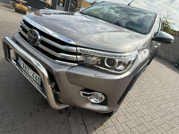 2.4 D-4D 4WD Invincible50 Chrome