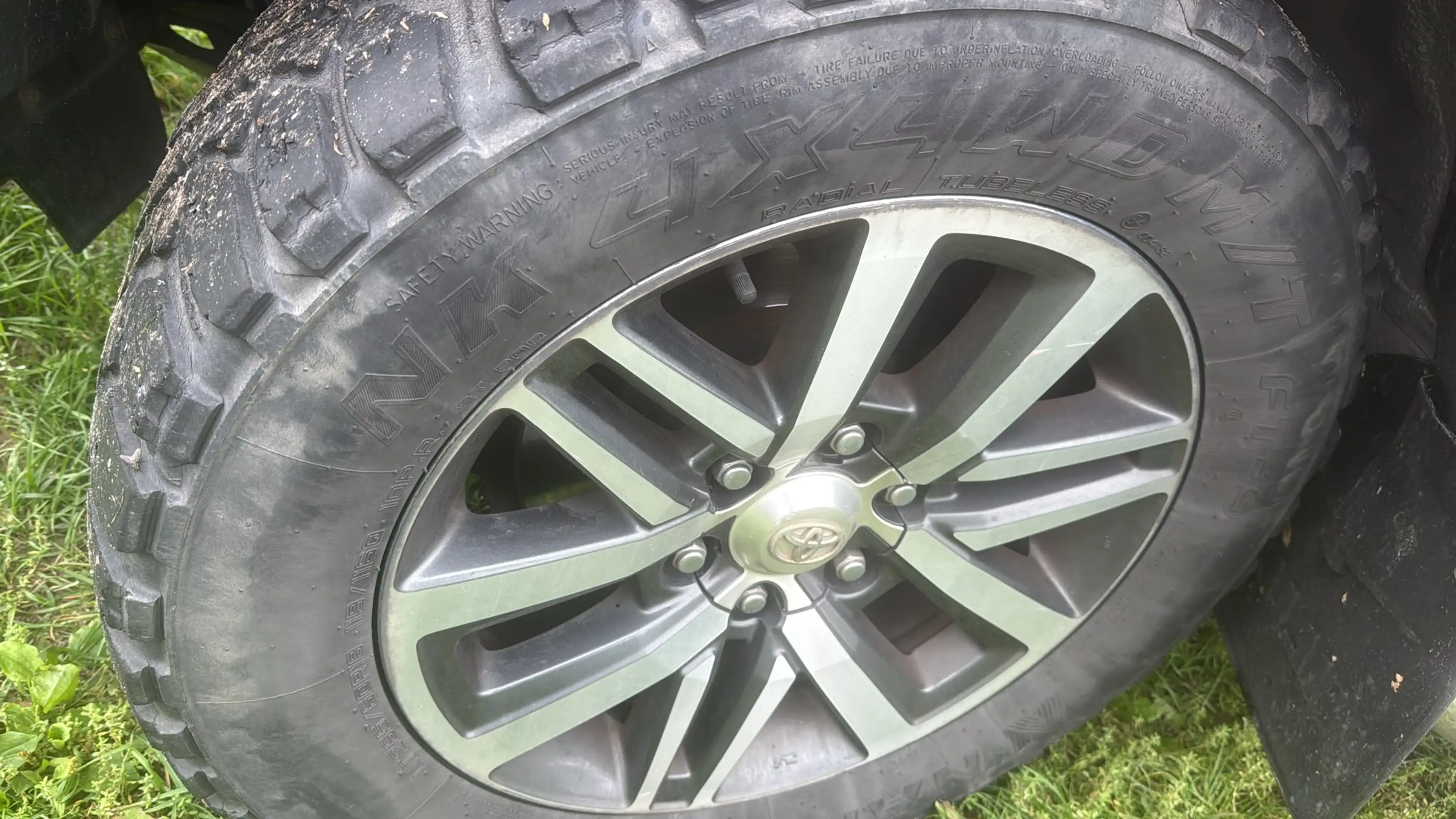 Toyota Hilux 2.4 D-4D 4WD Invincible50 Chrome — photo 10