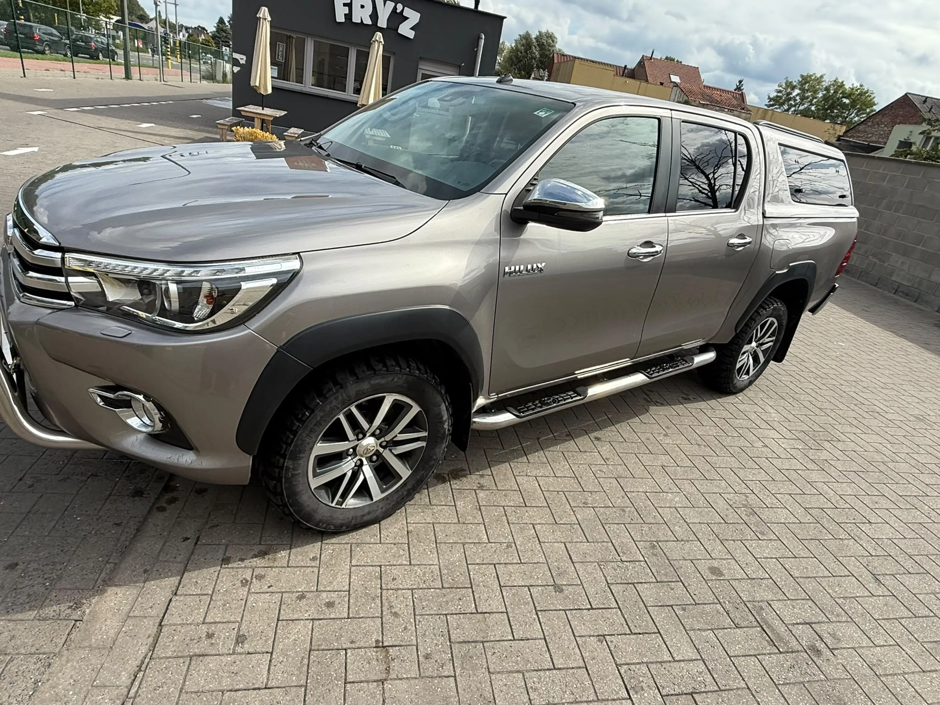 Toyota Hilux 2.4 D-4D 4WD Invincible50 Chrome — photo 3