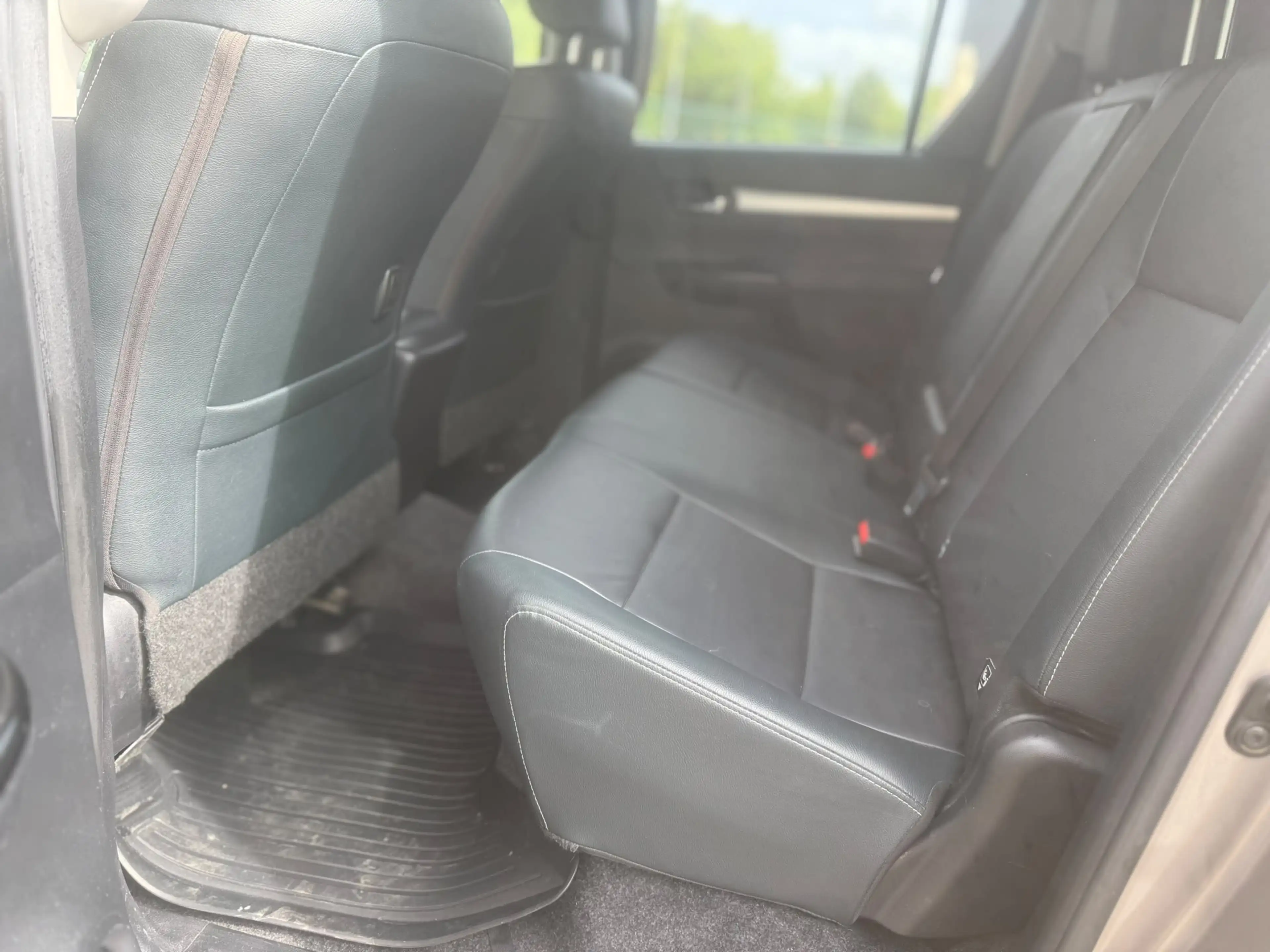 Toyota Hilux 2.4 D-4D 4WD Invincible50 Chrome — photo 8
