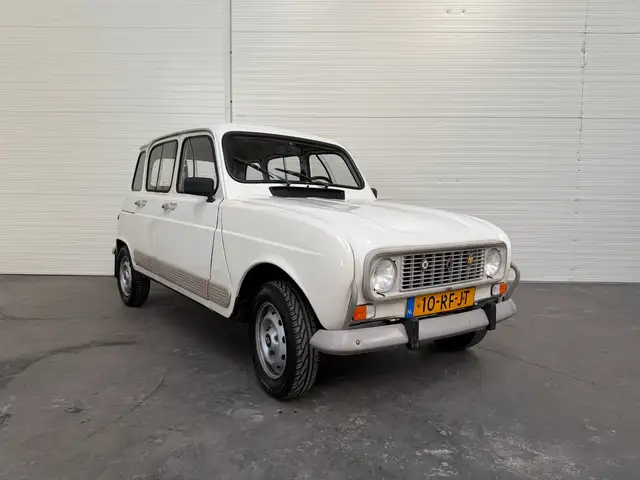 Renault R 4 4 GTL in prachtige staat gerestaureerd