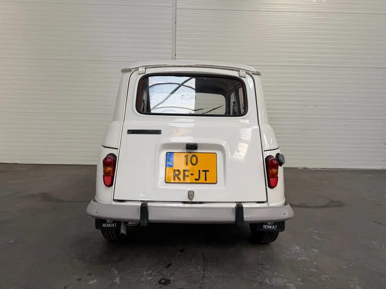 Renault R 4 4 GTL in prachtige staat gerestaureerd, foto 7