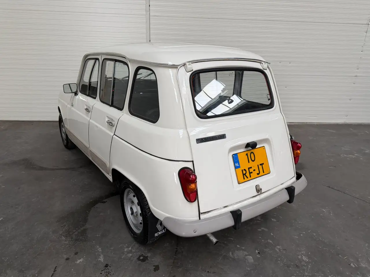 Renault R 4 4 GTL in prachtige staat gerestaureerd, foto 11