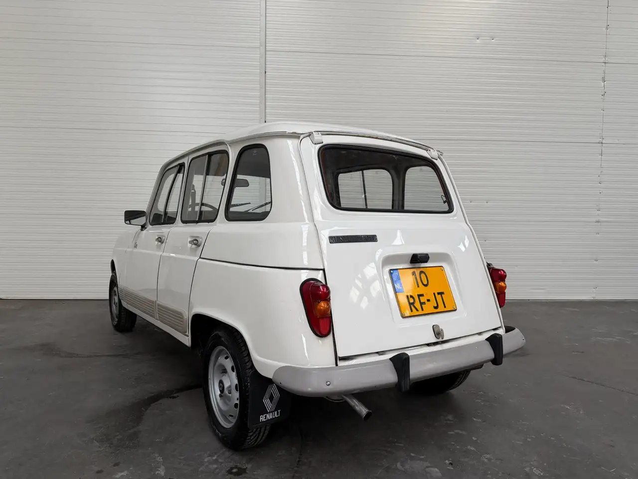 Renault R 4 4 GTL in prachtige staat gerestaureerd, foto 10