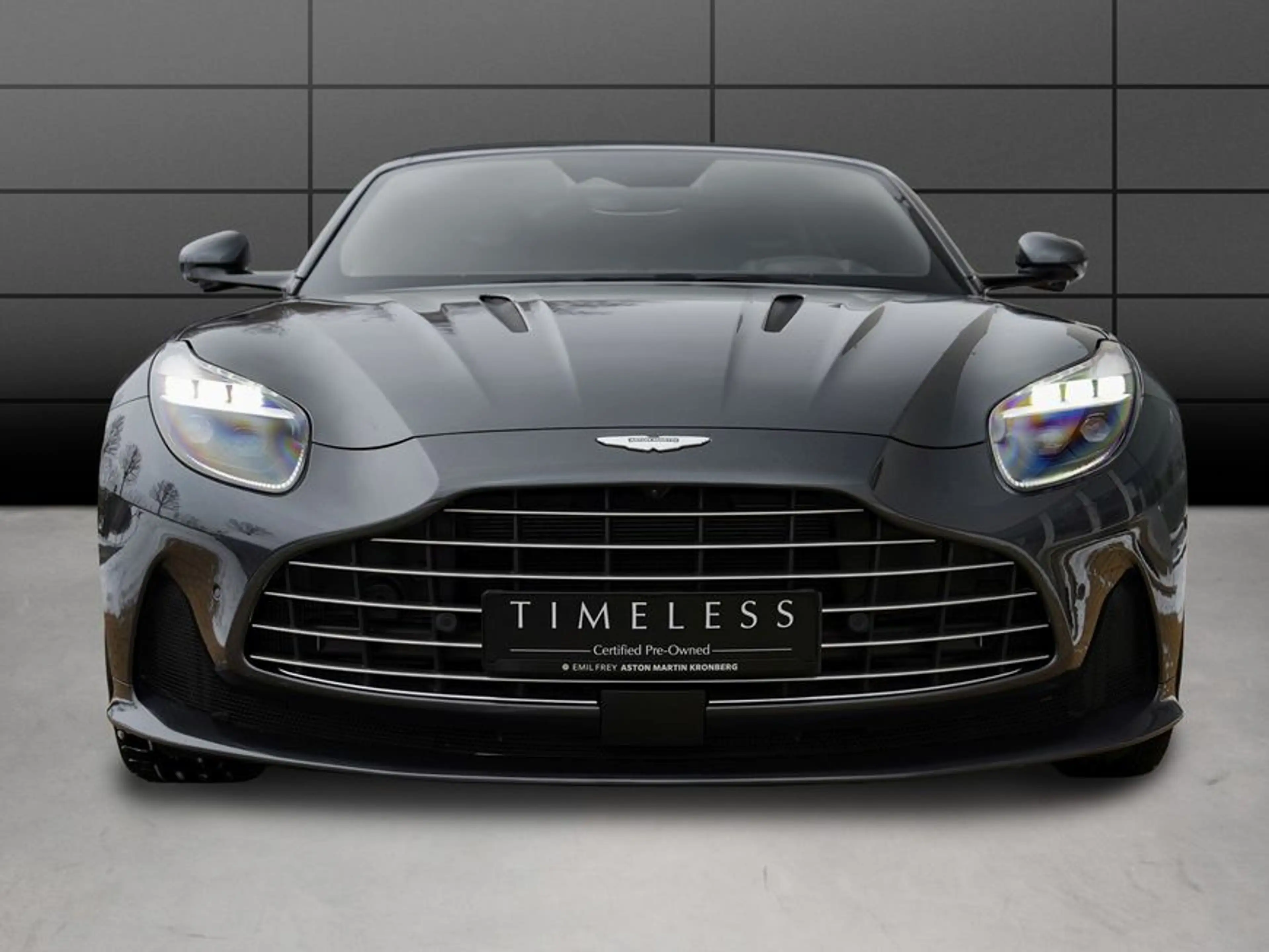 Aston Martin DB12 Volante — photo 7