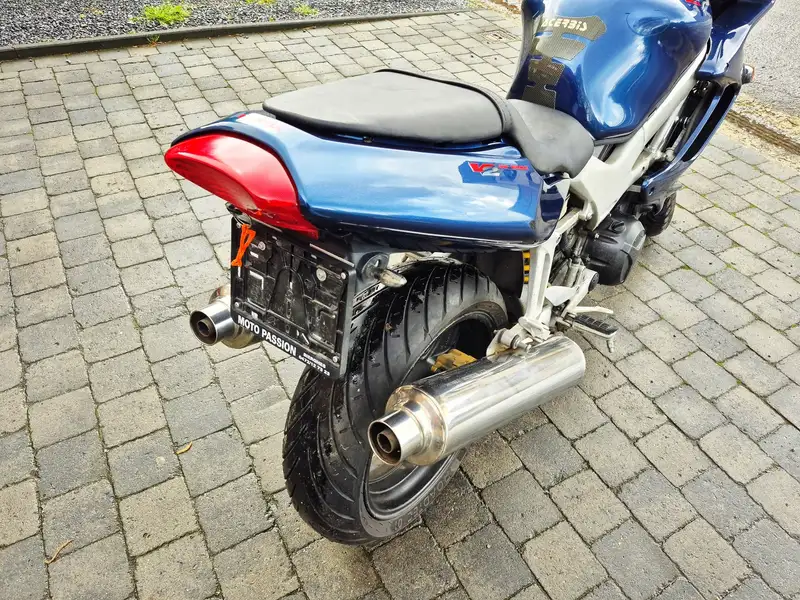 Honda VTR 1000 - foto 7