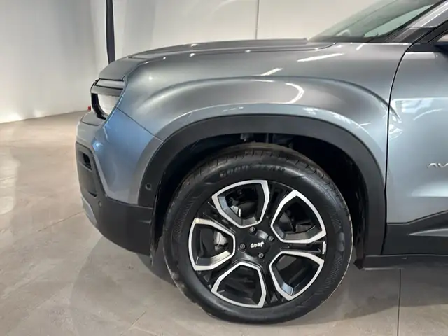 Jeep Avenger view 8