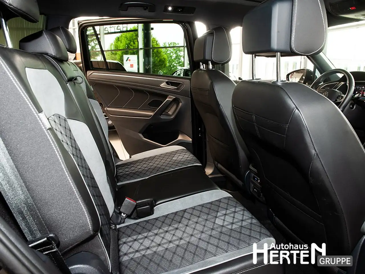 Volkswagen Tiguan Allspace R-Line 4Motion+Black-Style+HUD+, миниатюра 16