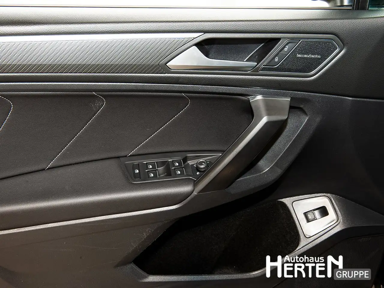 Volkswagen Tiguan Allspace R-Line 4Motion+Black-Style+HUD+, миниатюра 9
