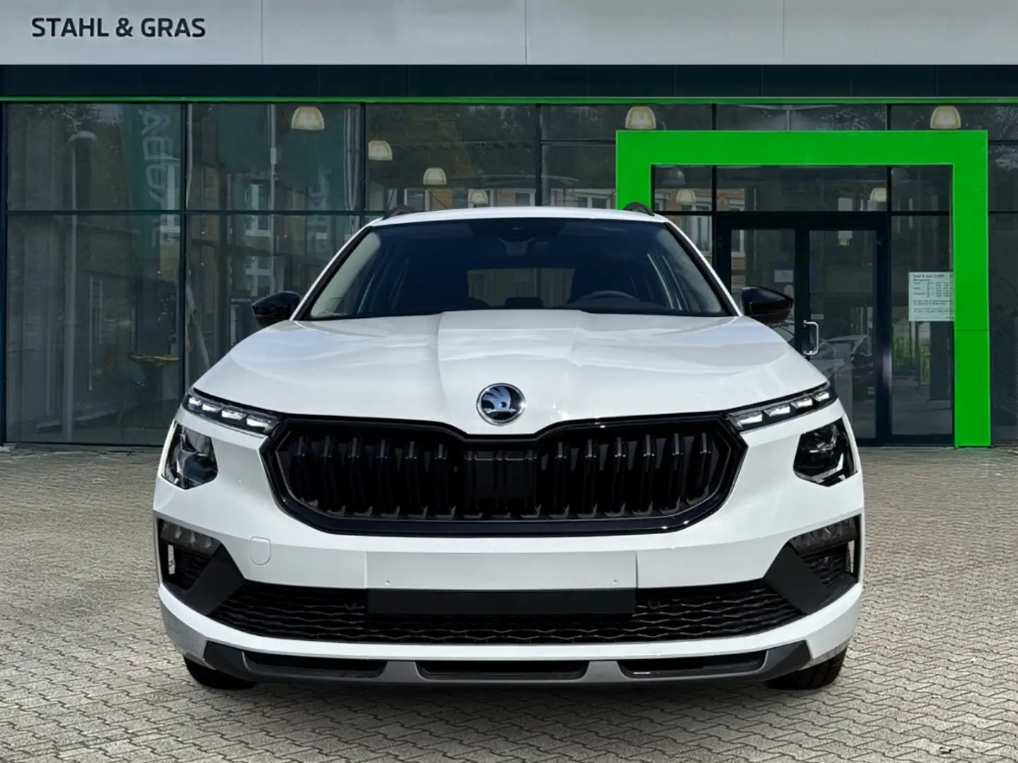 Skoda Kamiq Tour 1,0 TSI 70 kW 5-Gang-Schaltgetriebe Navi Digi Weiß - 2