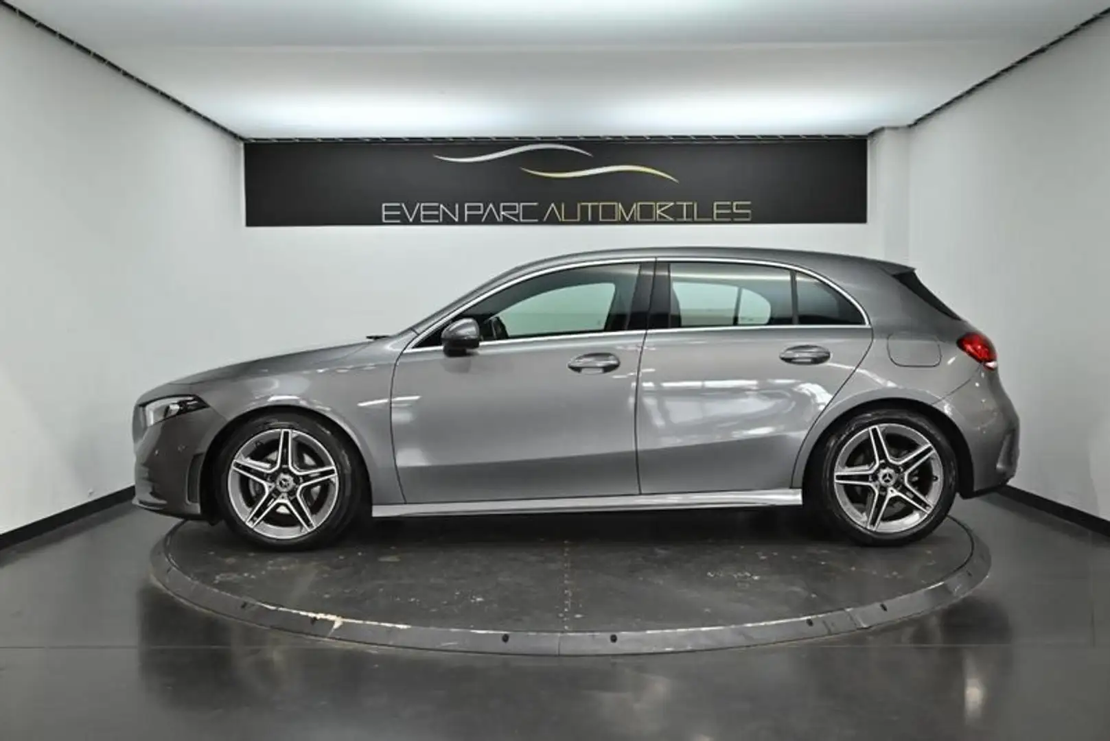 Mercedes-Benz A 180 180 d 7G-DCT AMG Line - 2