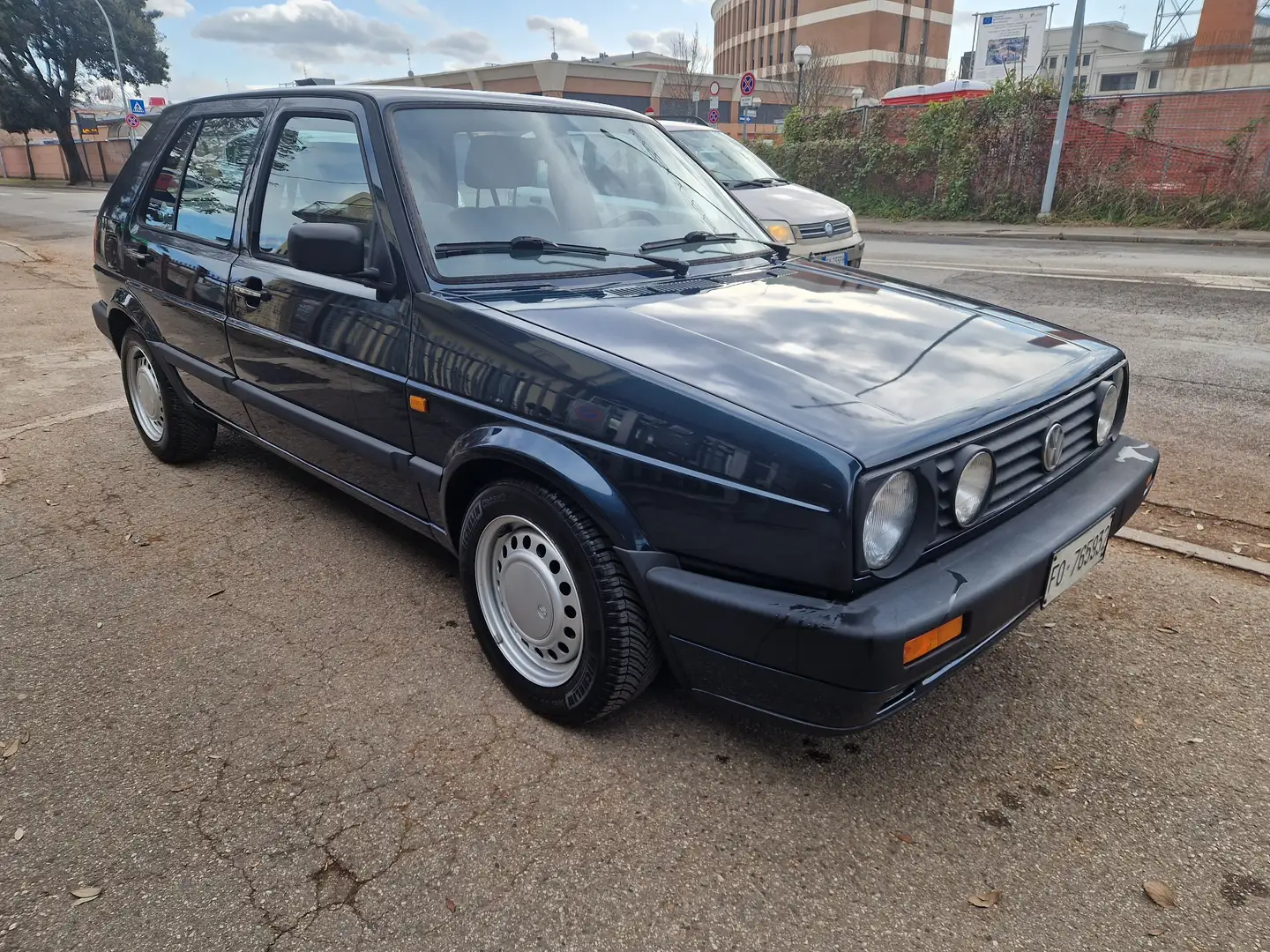 Volkswagen Golf 5p 1.6 GL 5m Bleu - 2