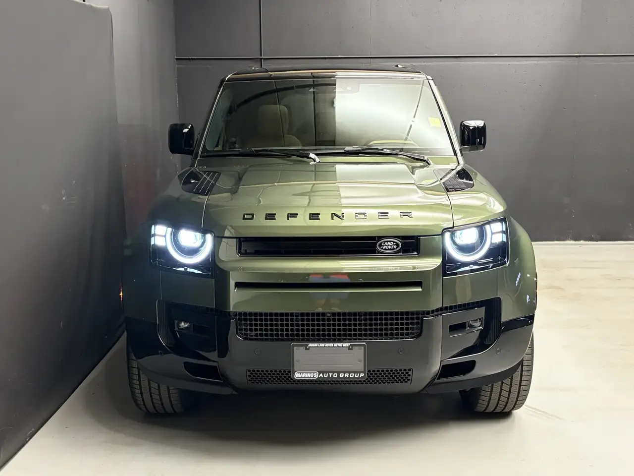 Land Rover Defender снимка Land Rover Defender