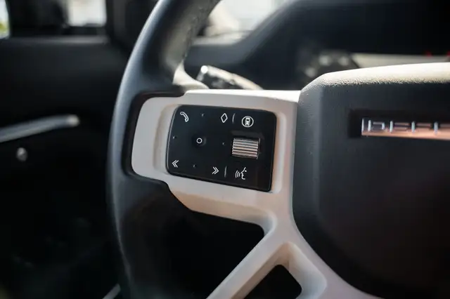 Land Rover Defender view 15