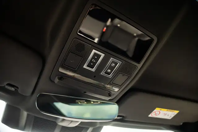 Land Rover Defender view 7