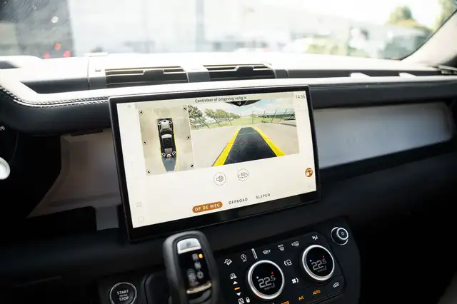 Land Rover Defender view 12