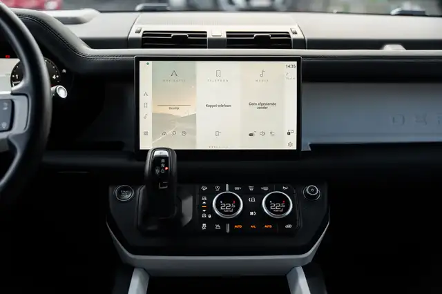 Land Rover Defender view 17