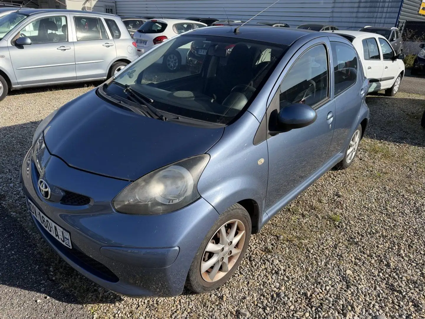 Toyota Aygo 1.0 VVT-i 68ch Les Bleus II 5p Blau - 1