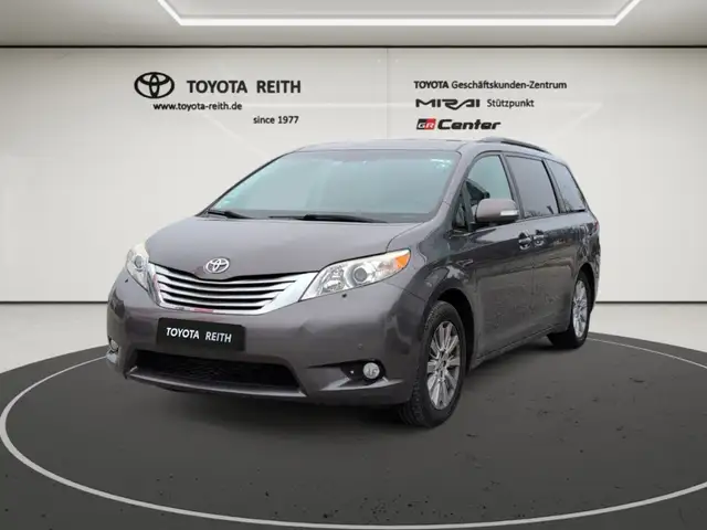 Toyota Sienna AWD Limited 7-Sitzer Panoramaschiebedach Navi Elek