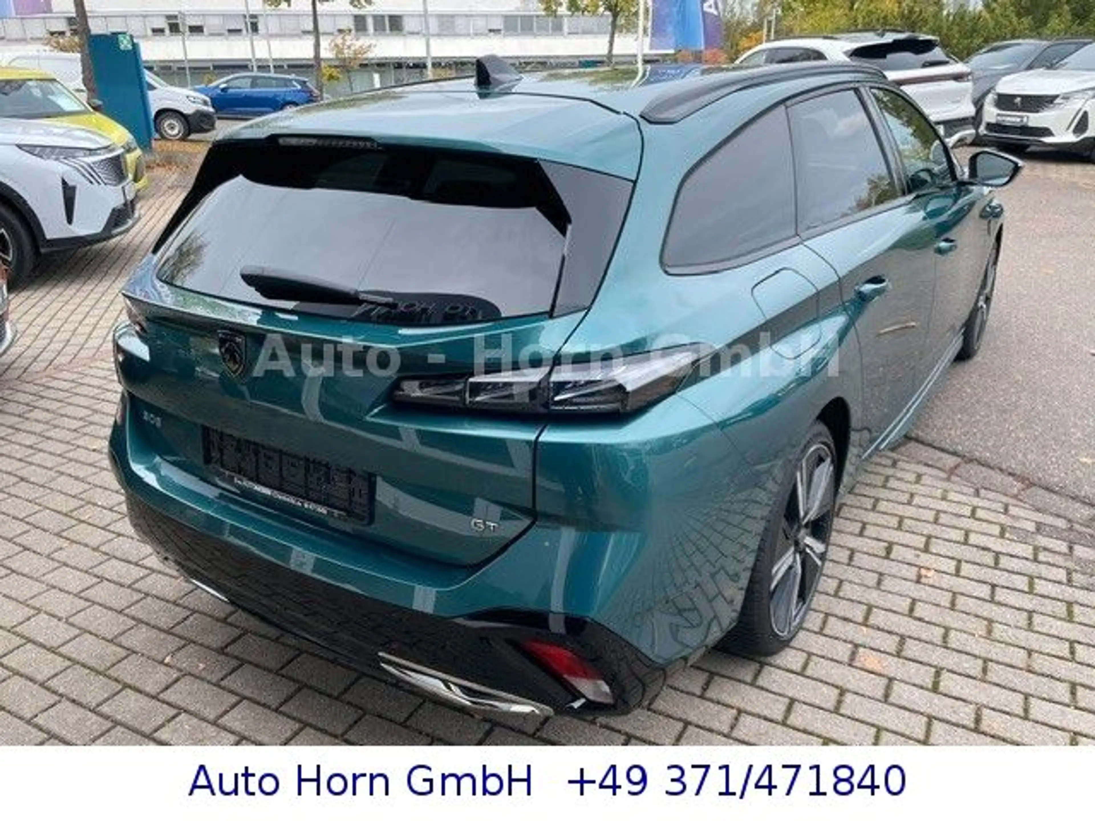 Peugeot 308 SW GT PureTech 130 EAT8 — photo 6