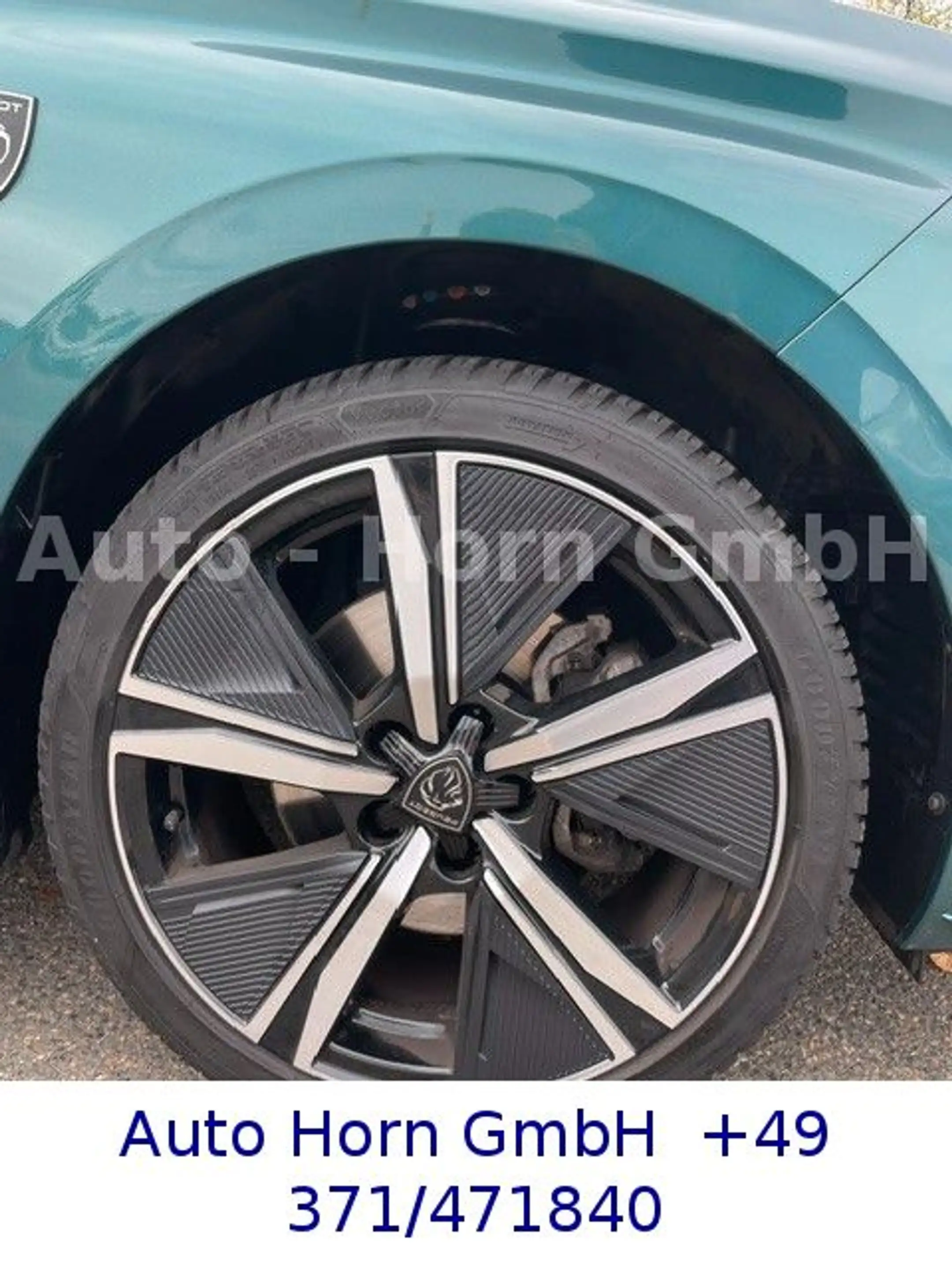 Peugeot 308 SW GT PureTech 130 EAT8 — photo 4