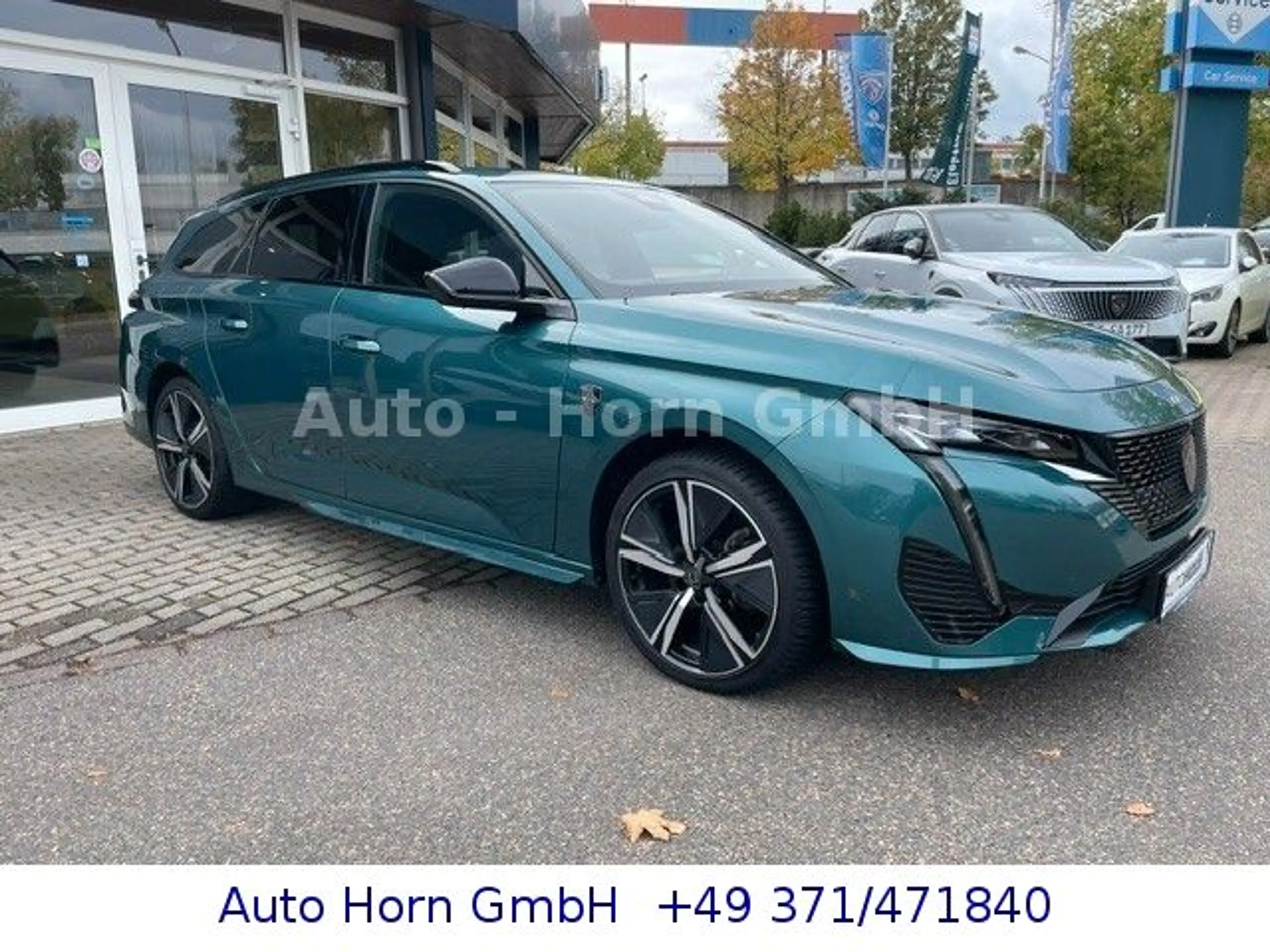 Peugeot 308 SW GT PureTech 130 EAT8 — photo 3