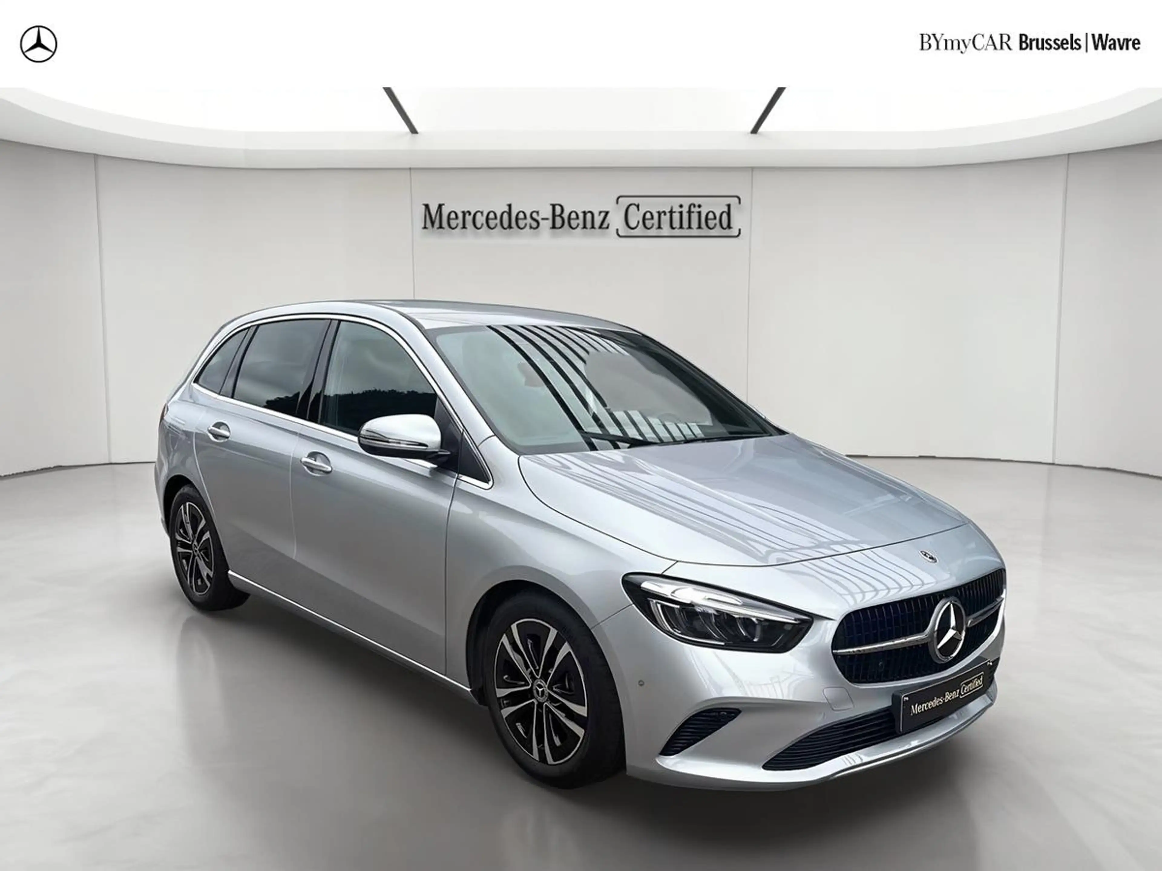 Mercedes-Benz B 180 B Luxury Line — photo 2