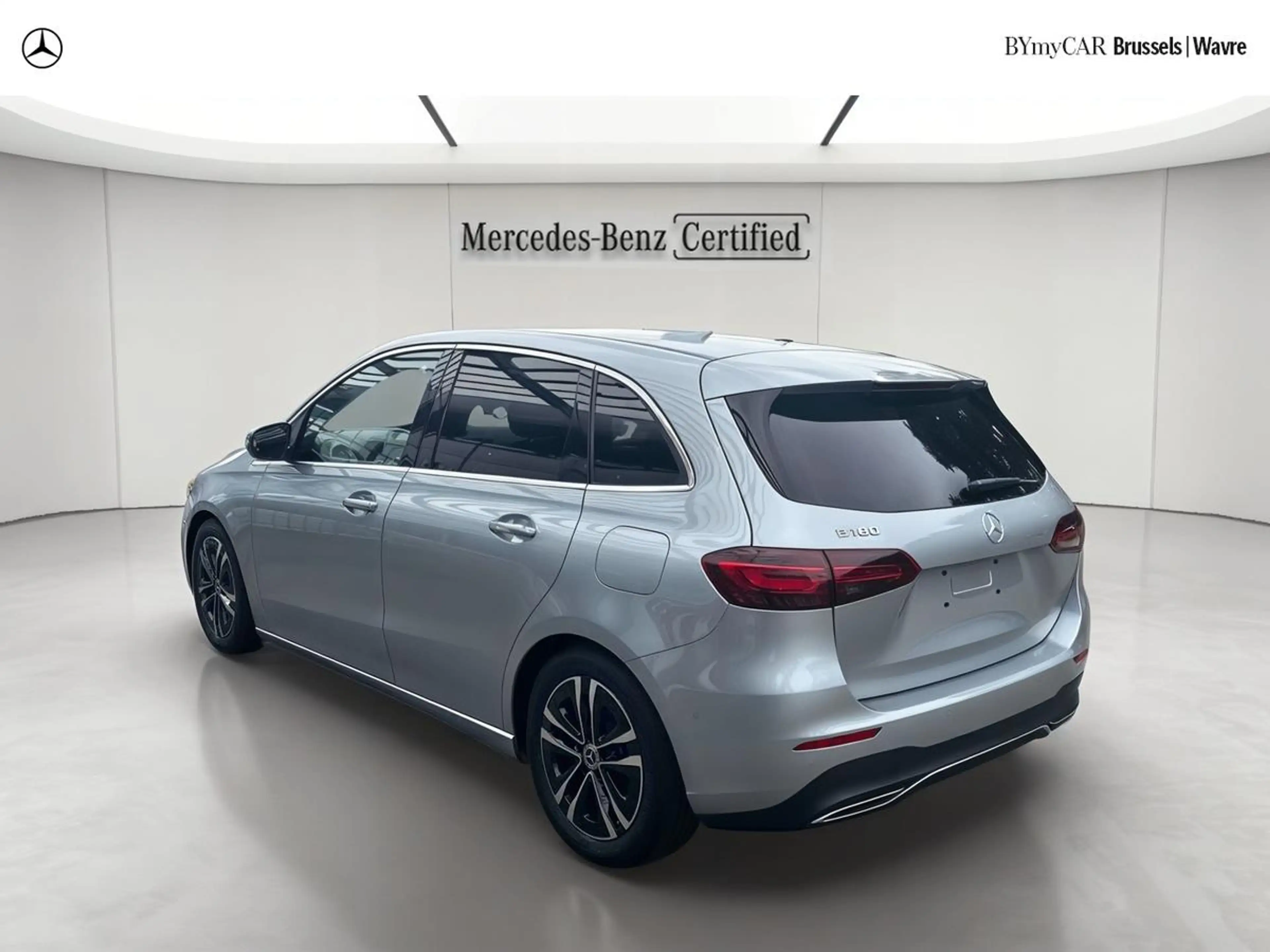 Mercedes-Benz B 180 B Luxury Line — photo 4