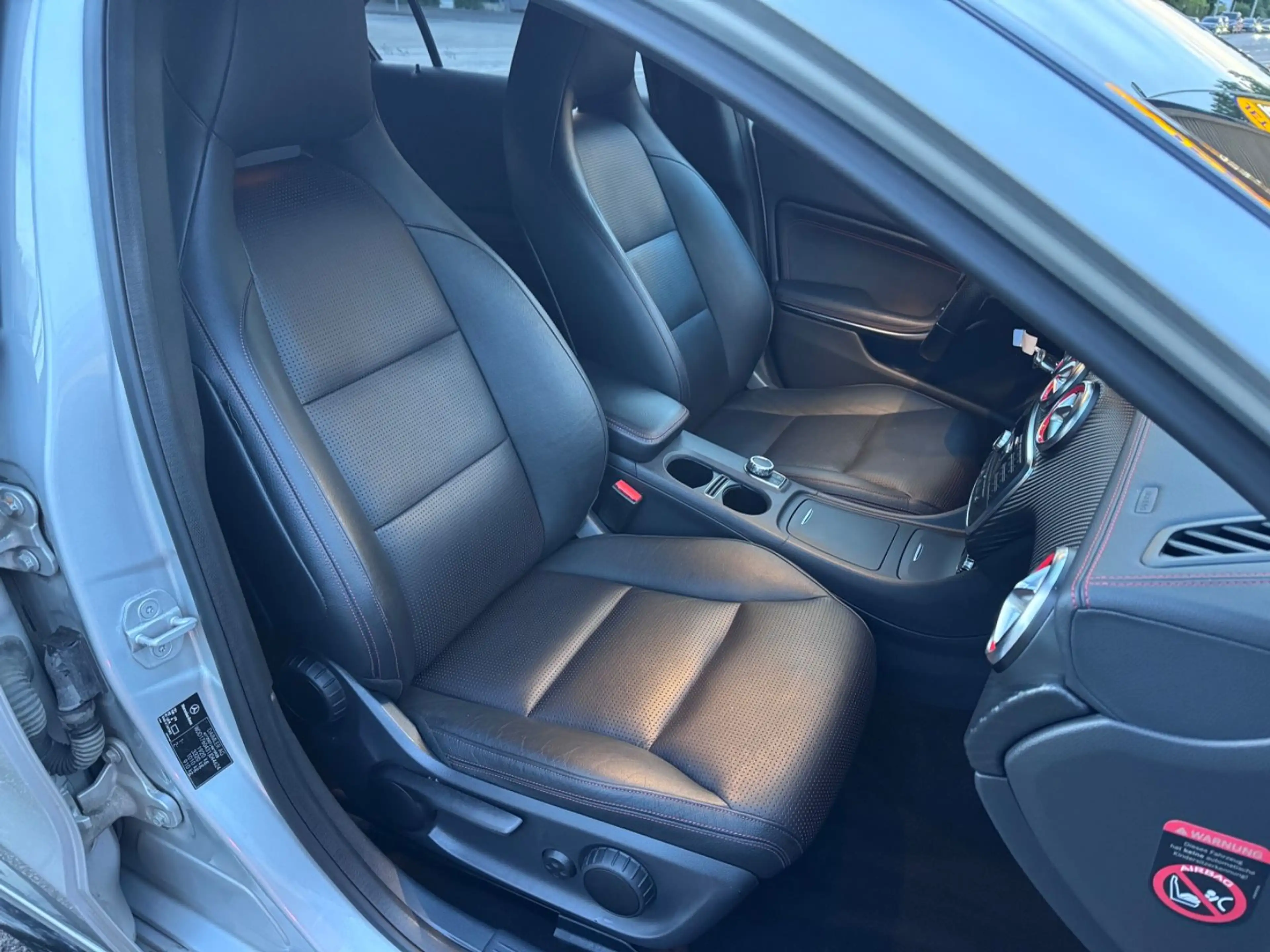 Mercedes-Benz A 200 A A 200 BlueEfficiency AMG Sport — photo 15